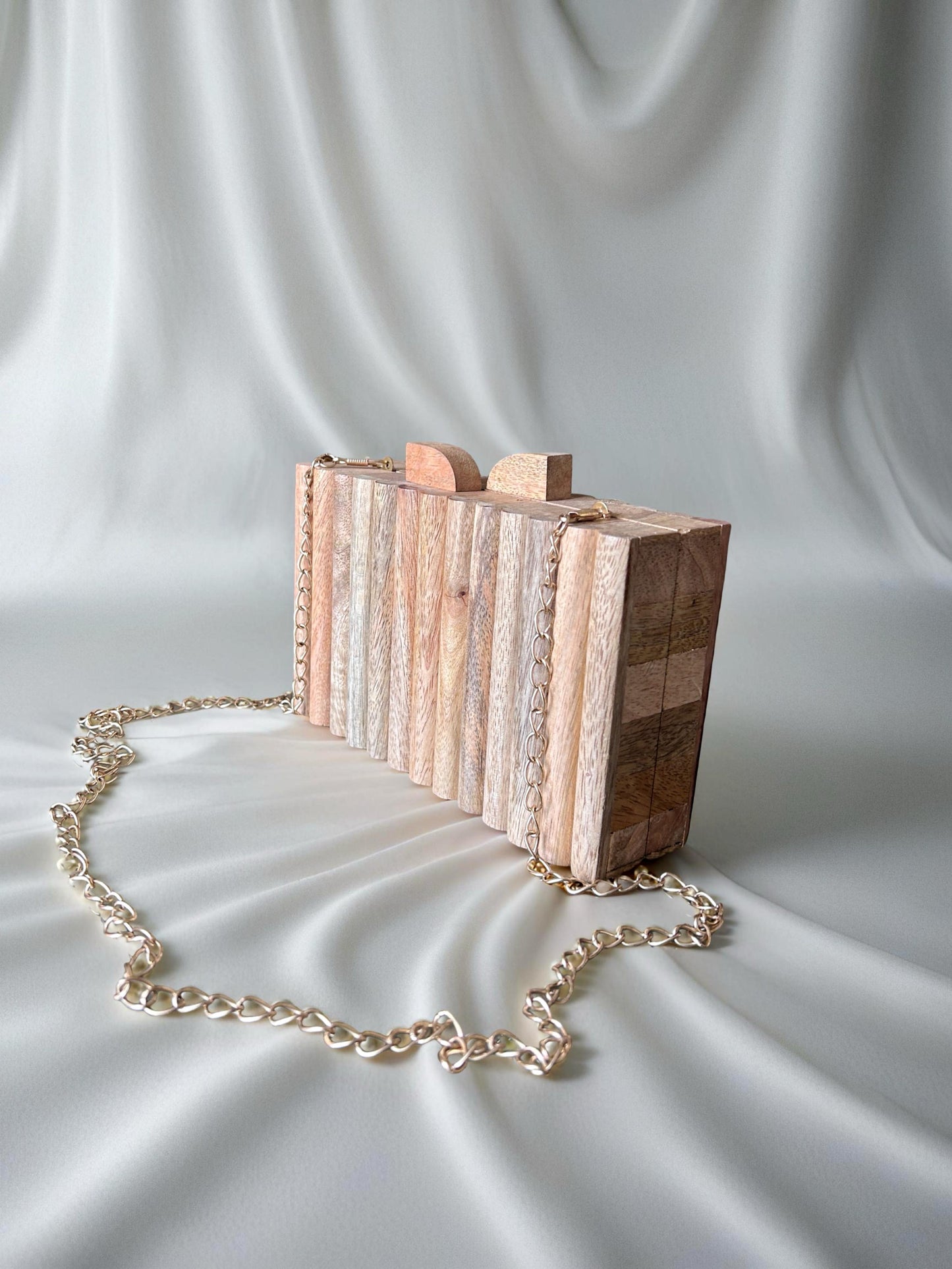 Wooden clutch
